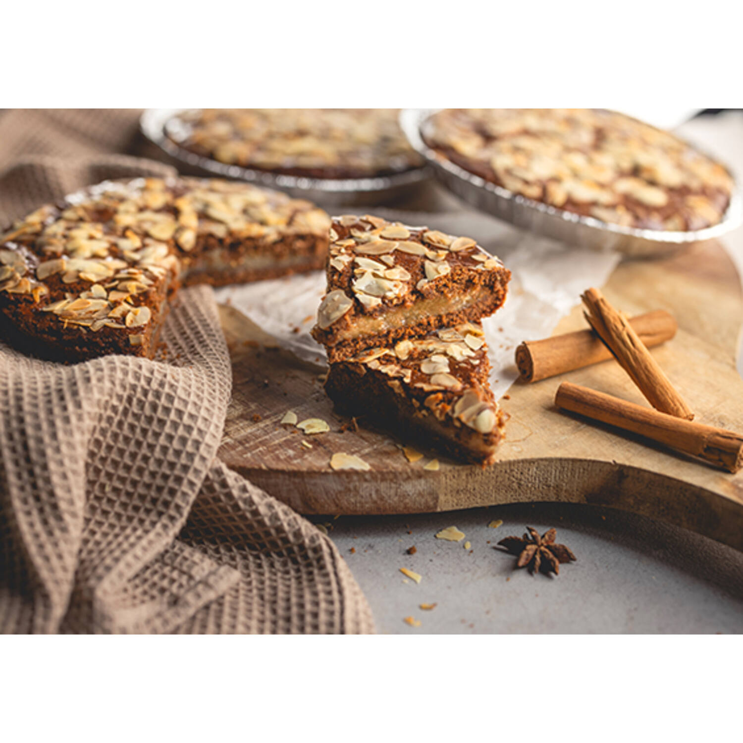 De Graaf Bakeries 405 Rb Speculaas Taart Gedecoreerd met Am.Schaafsel (8)